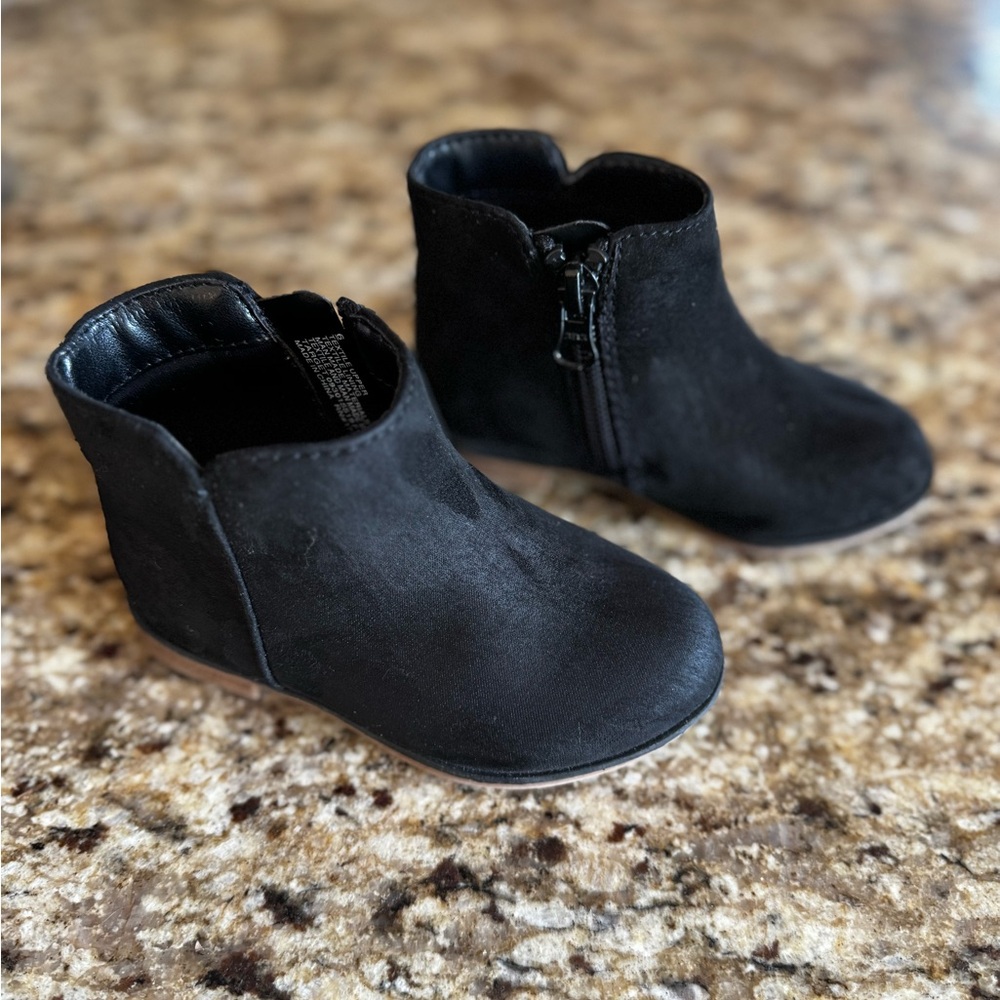 Toddler girl cat & Jack  Ankle Boots, size 7